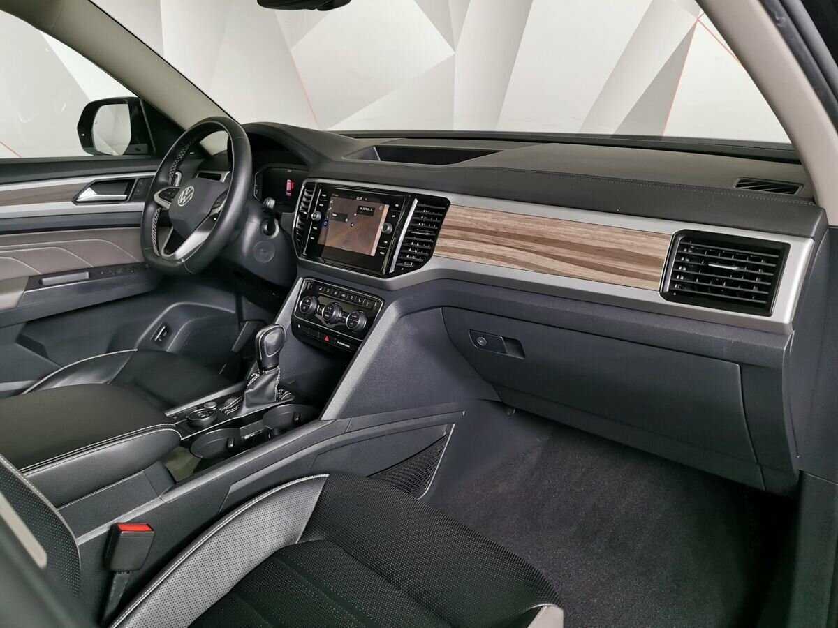 Купить Volkswagen Teramont с пробегом. Фото: #8