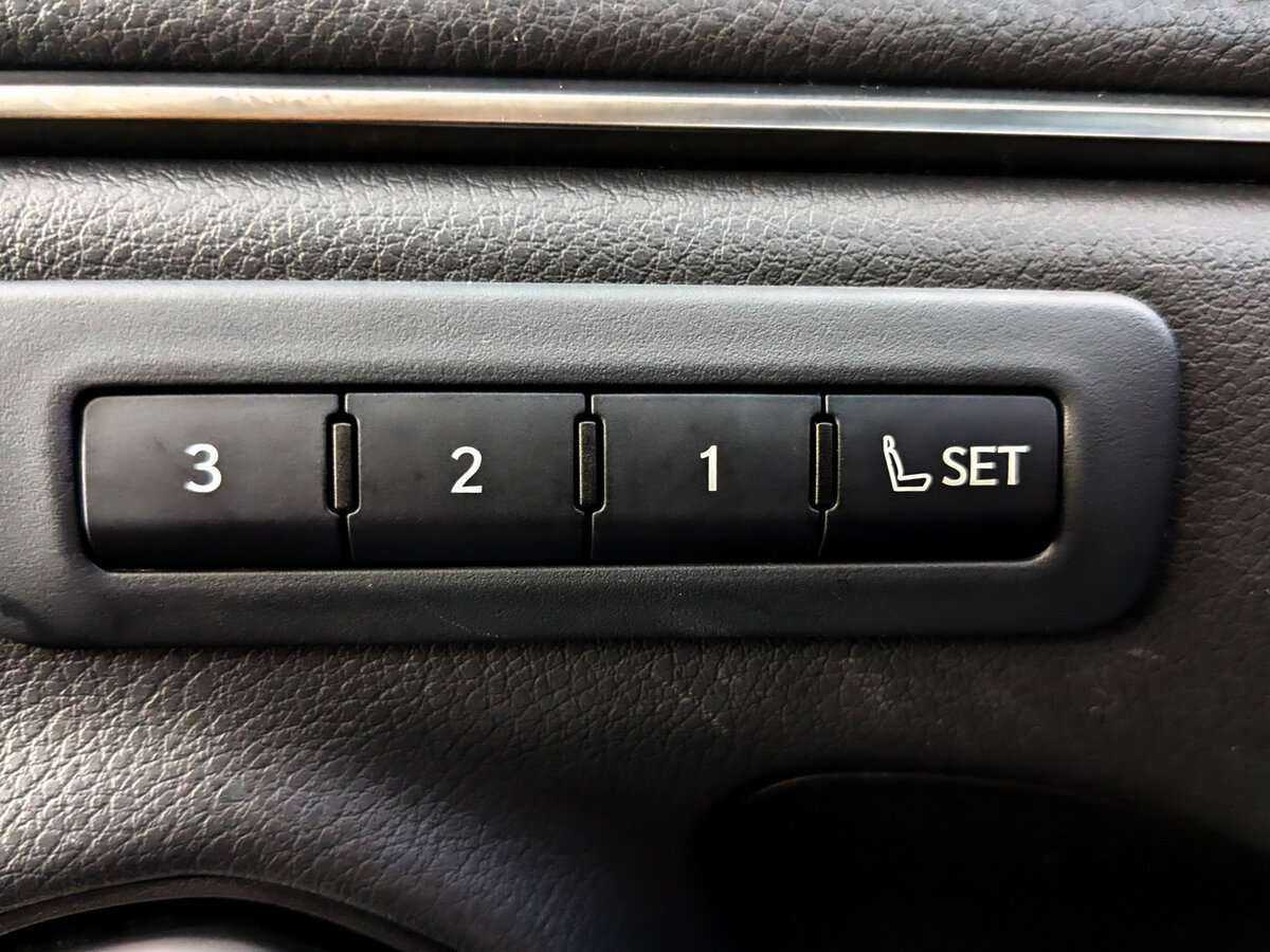 Купить Lexus ES с пробегом. Фото: #23
