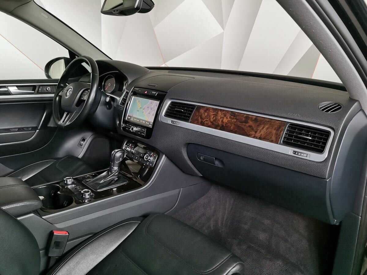 Купить Volkswagen Touareg с пробегом. Фото: #8