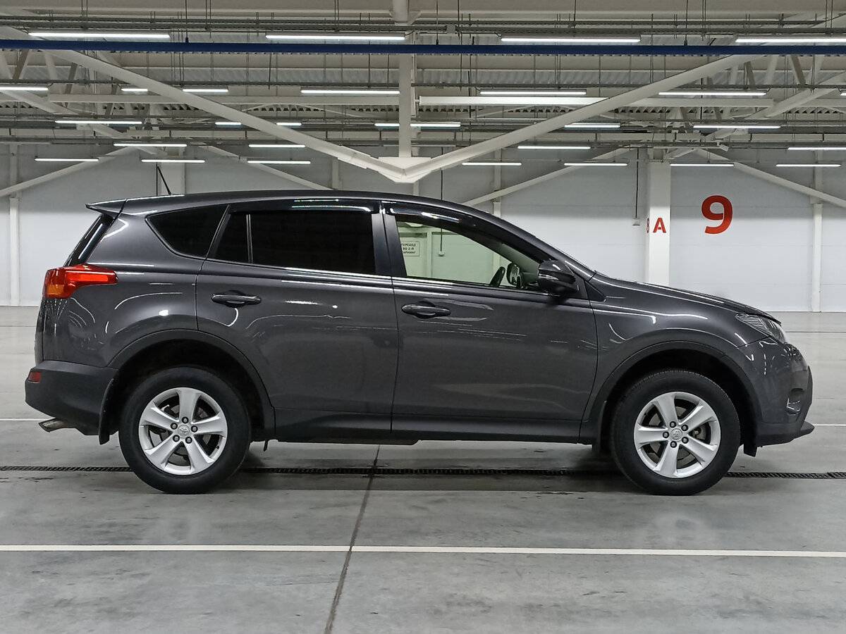 Купить Toyota RAV4 с пробегом. Фото: #3