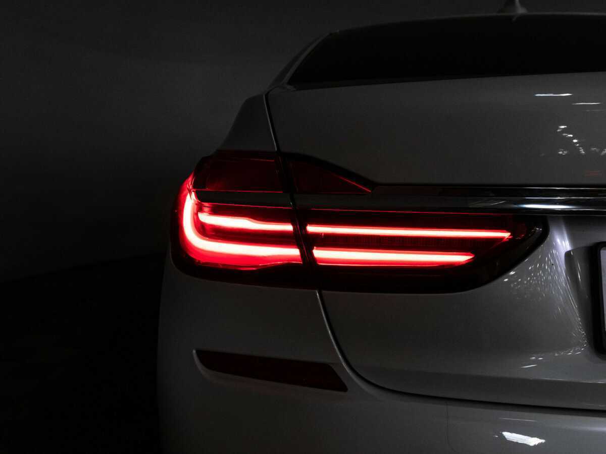 Купить BMW 7 серии с пробегом. Фото: #32