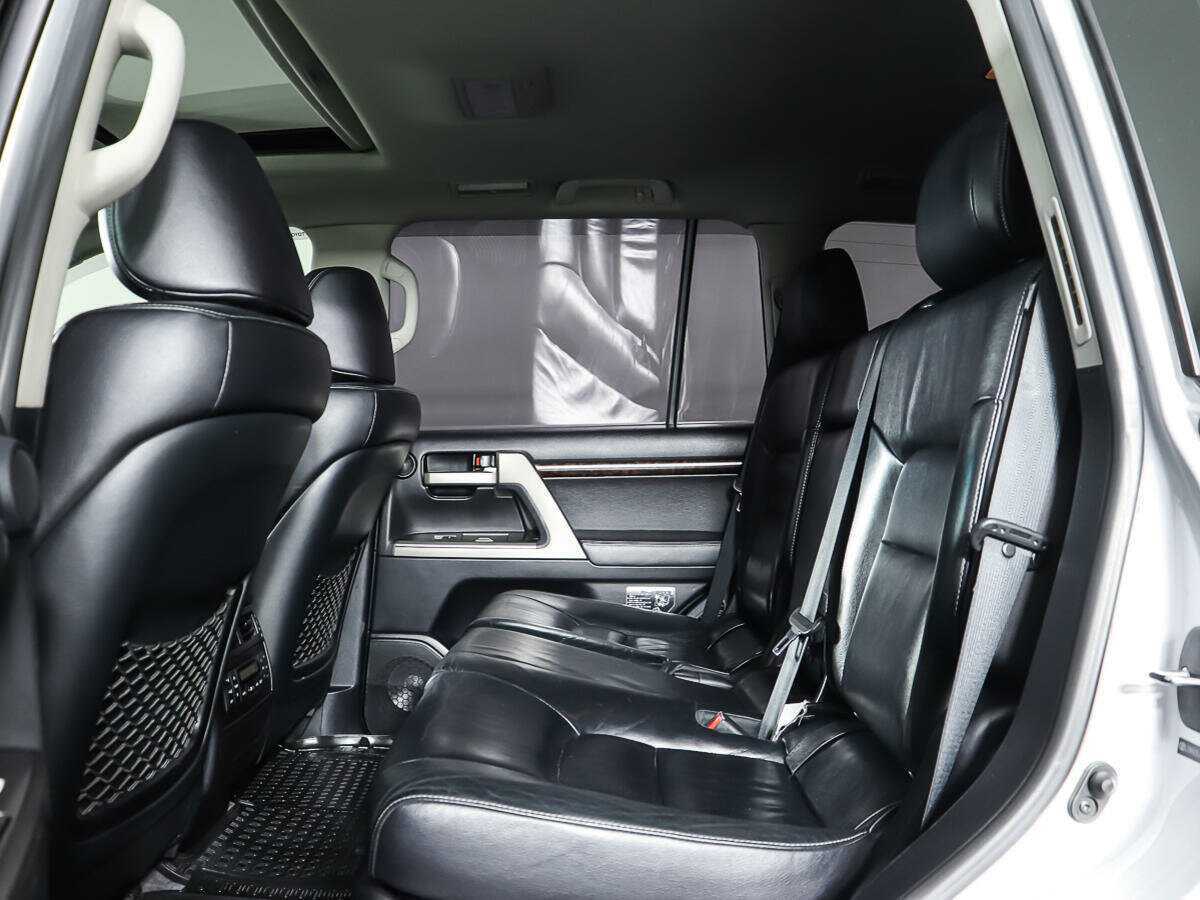 Купить Toyota Land Cruiser с пробегом. Фото: #9