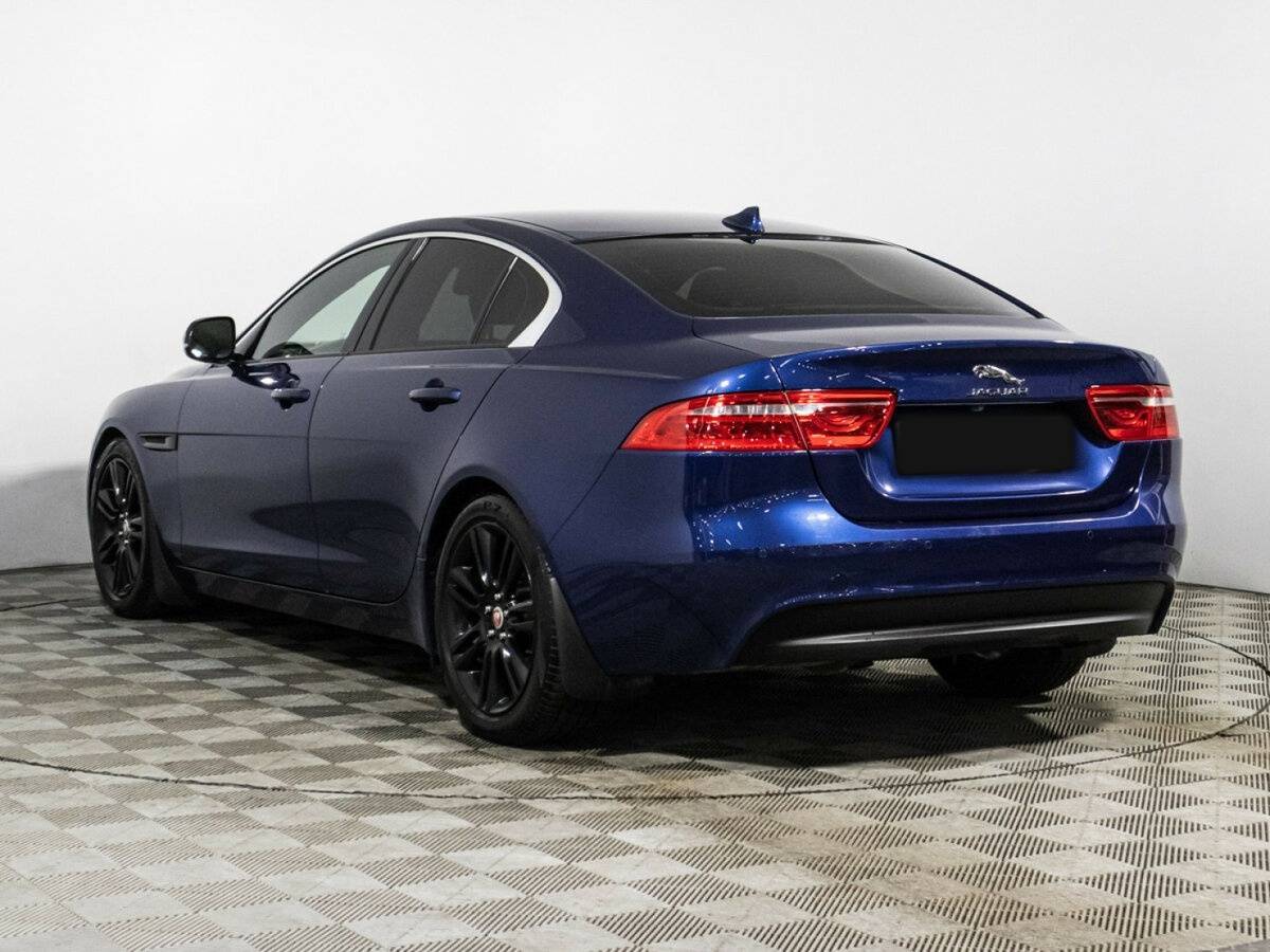Купить Jaguar XE с пробегом. Фото: #6