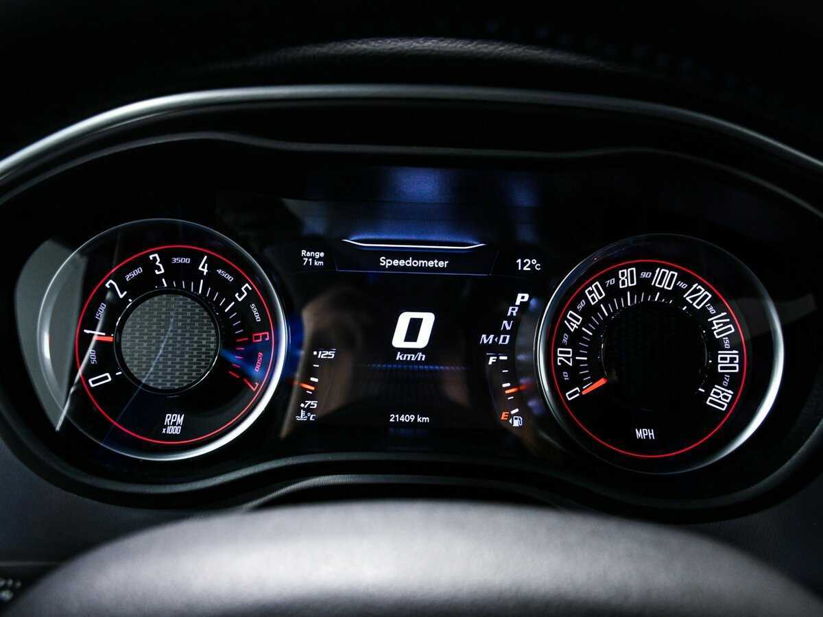 Купить Dodge Challenger с пробегом. Фото: #9