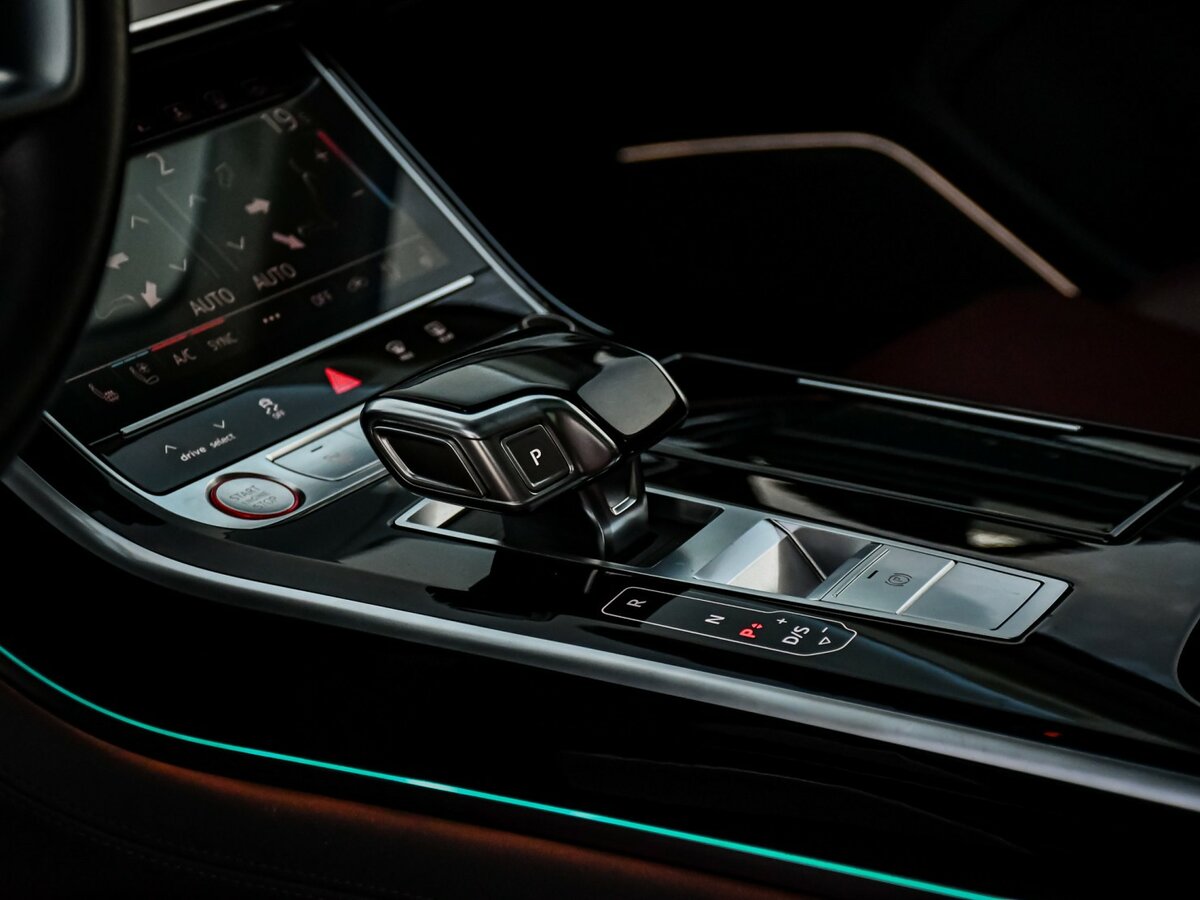 Купить Audi S8 с пробегом. Фото: #19