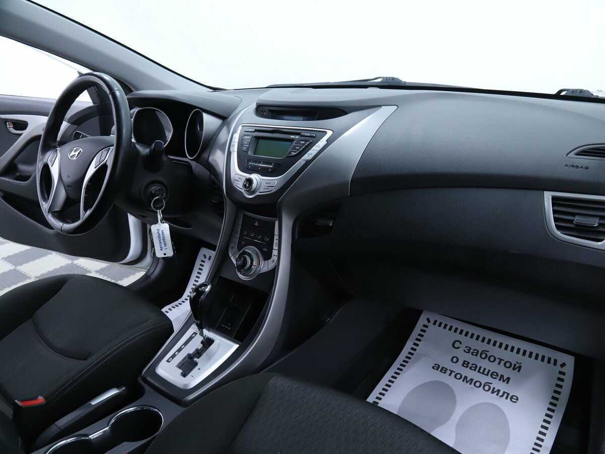 Купить Hyundai Elantra с пробегом. Фото: #10
