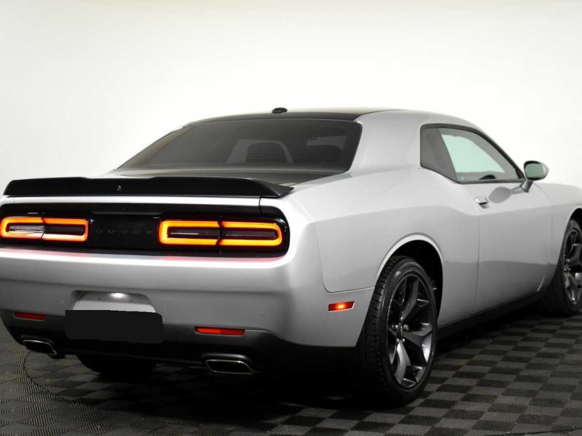Купить Dodge Challenger с пробегом. Фото: #3