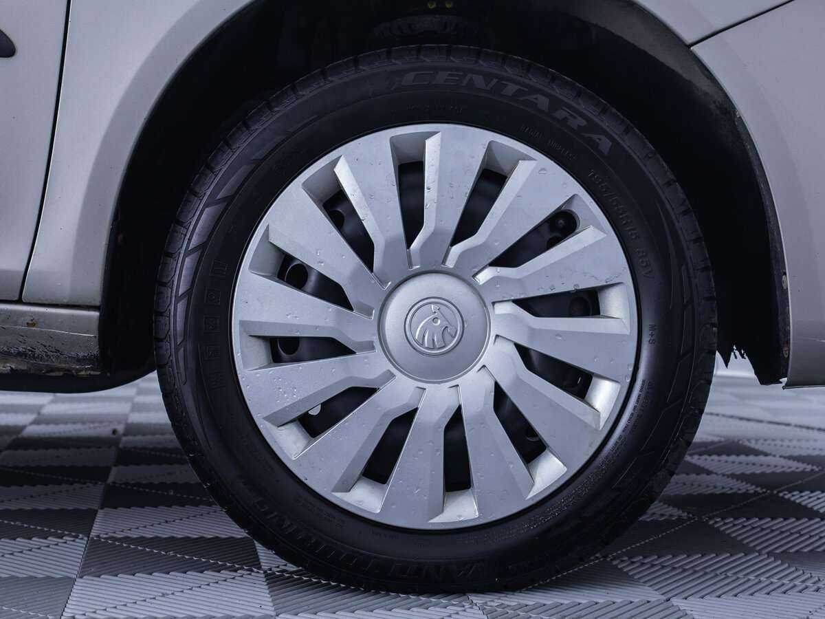 Купить Skoda Roomster с пробегом. Фото: #8