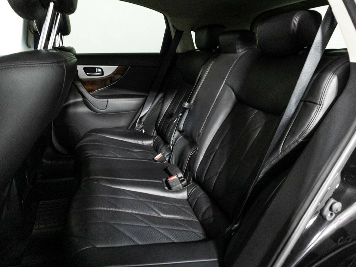 Купить Infiniti QX70 с пробегом. Фото: #9