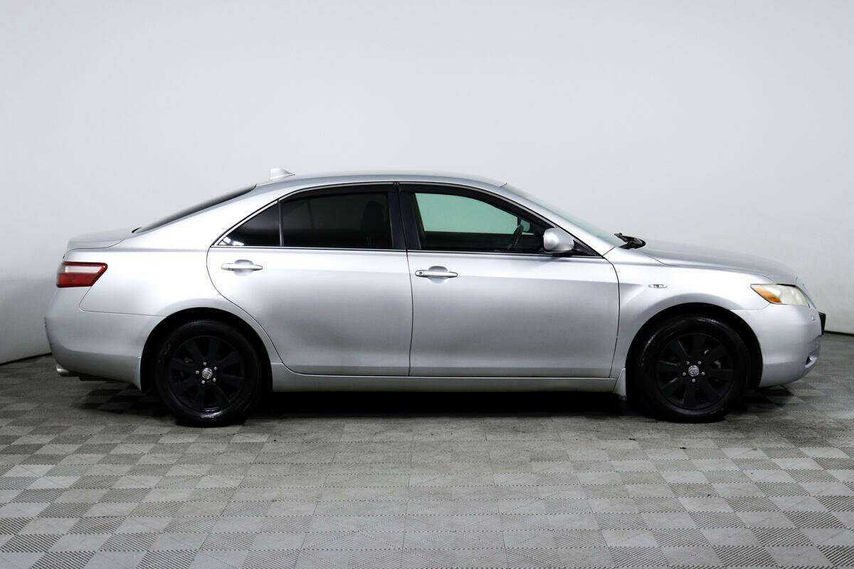 Купить Toyota Camry с пробегом. Фото: #3