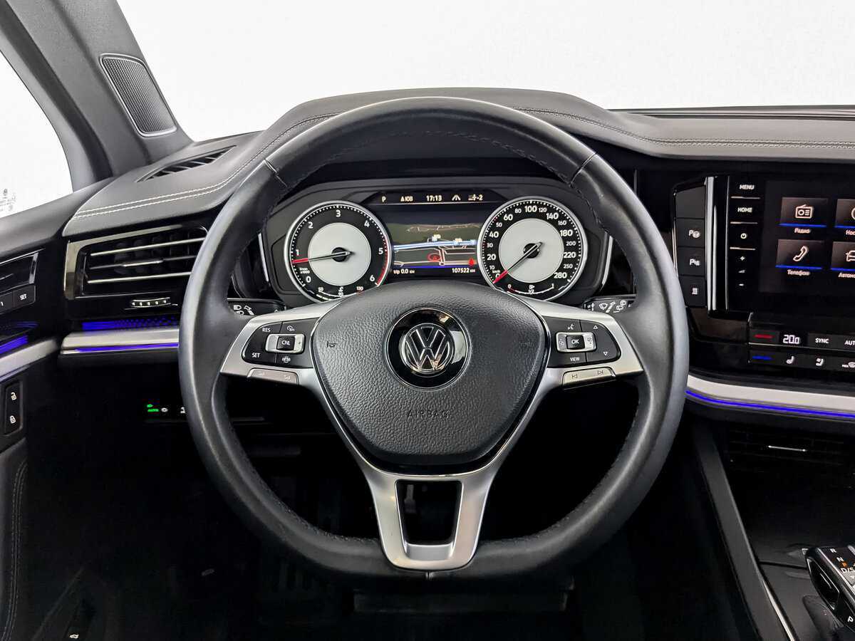 Купить Volkswagen Touareg с пробегом. Фото: #18