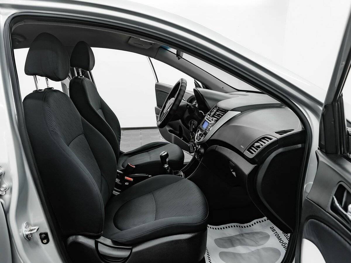 Купить Hyundai Solaris с пробегом. Фото: #13