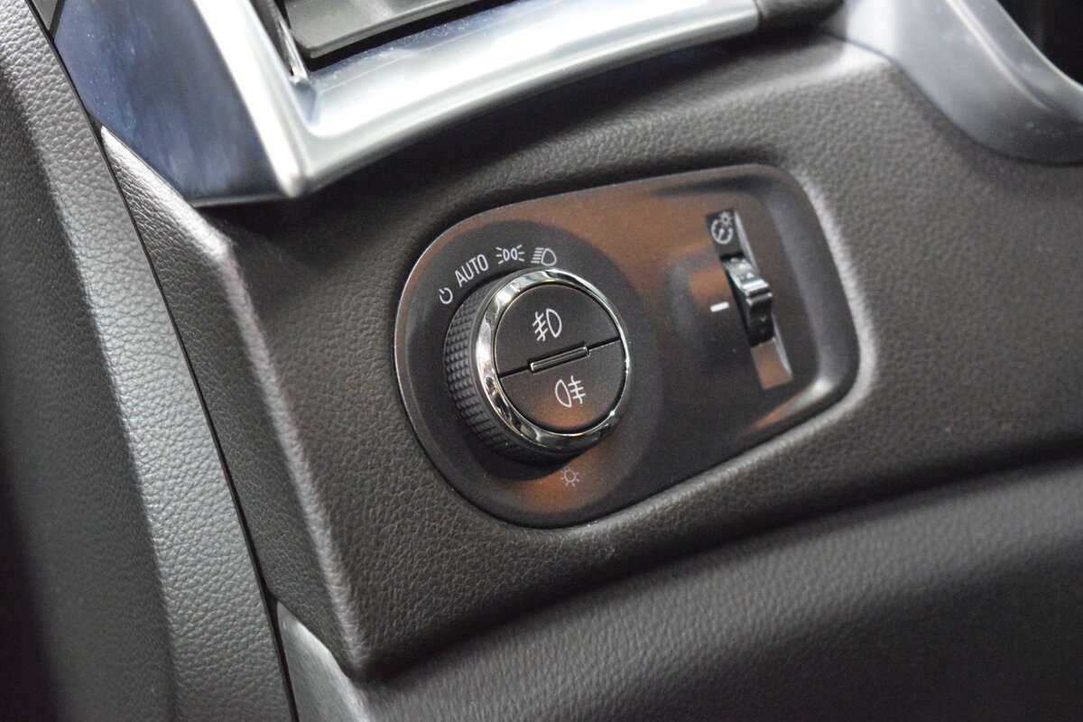 Купить Cadillac SRX с пробегом. Фото: #11