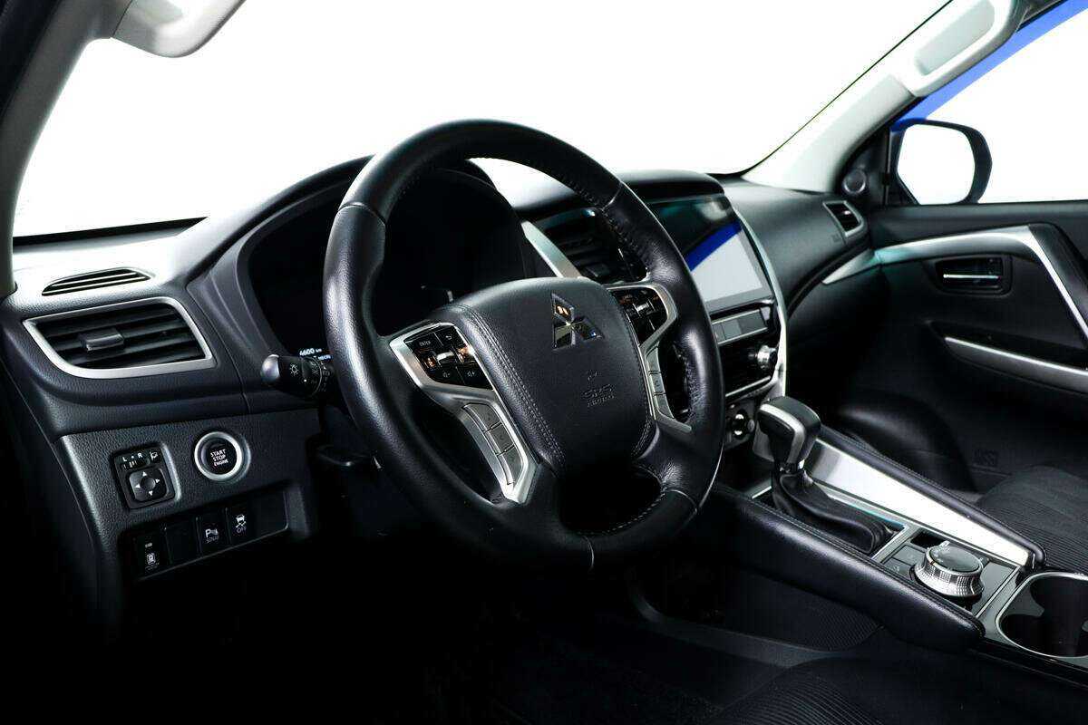 Купить Mitsubishi Montero Sport с пробегом. Фото: #12