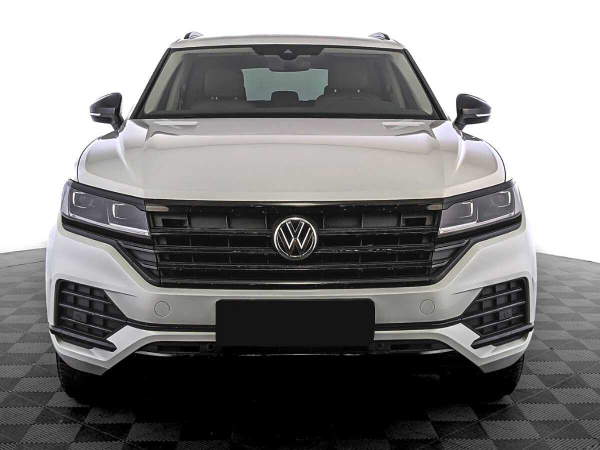 Купить Volkswagen Touareg с пробегом. Фото: #1