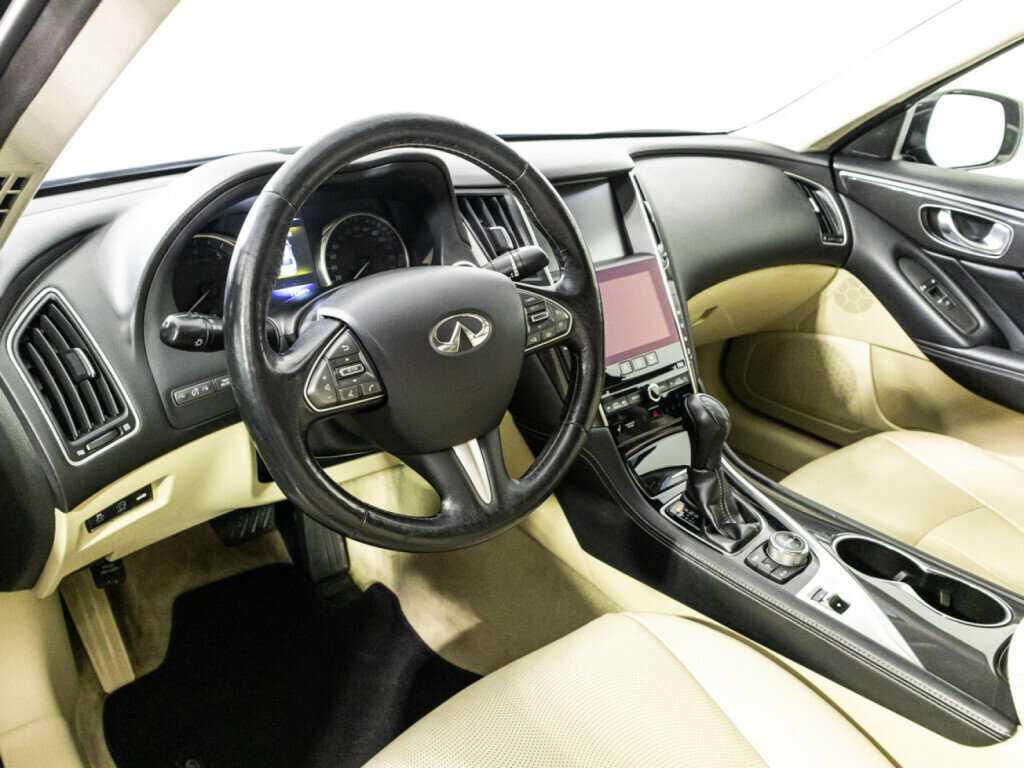 Купить Infiniti Q50 с пробегом. Фото: #10