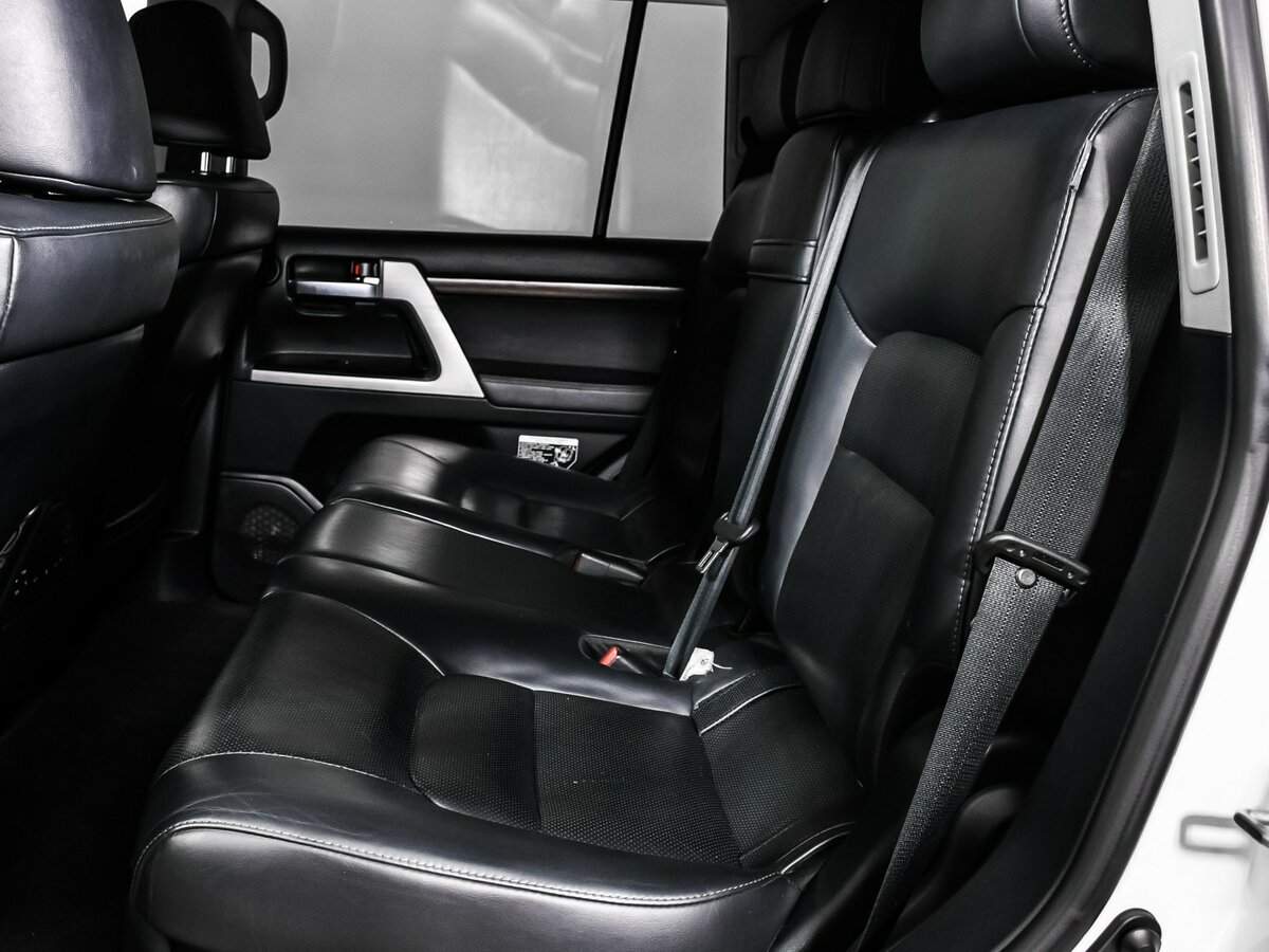 Купить Toyota Land Cruiser с пробегом. Фото: #13