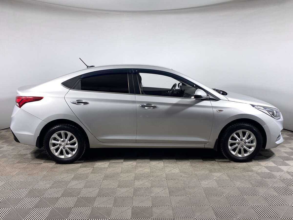 Купить Hyundai Solaris с пробегом. Фото: #2