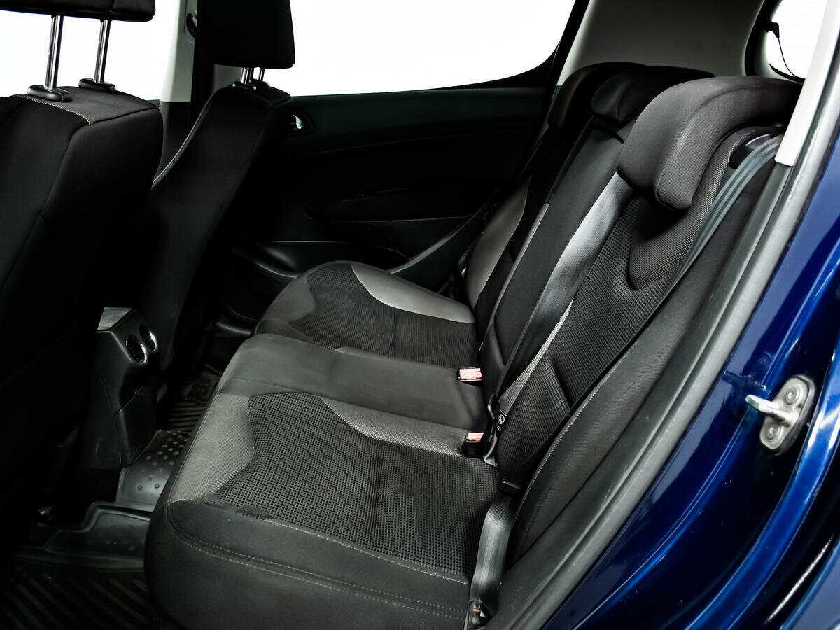 Купить Peugeot 308 с пробегом. Фото: #11