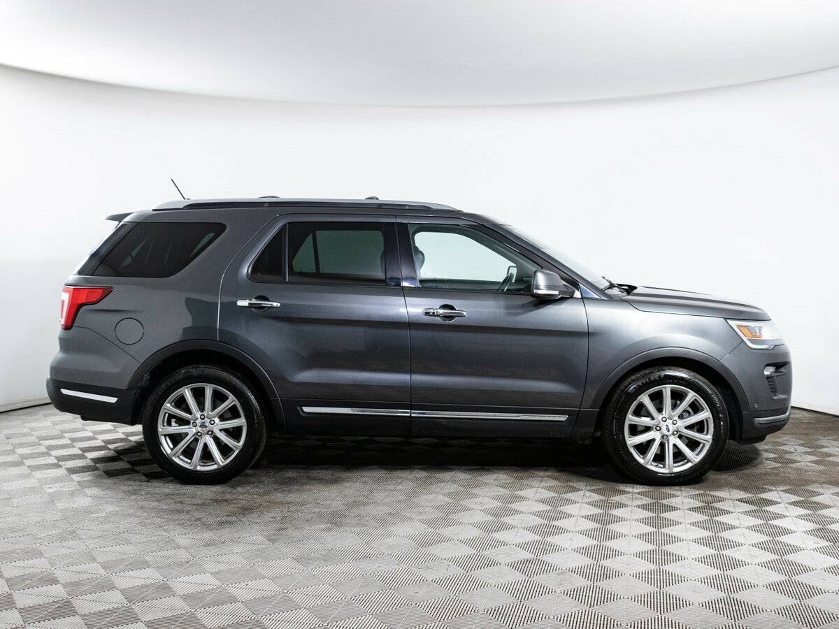 Купить Ford Explorer с пробегом. Фото: #3