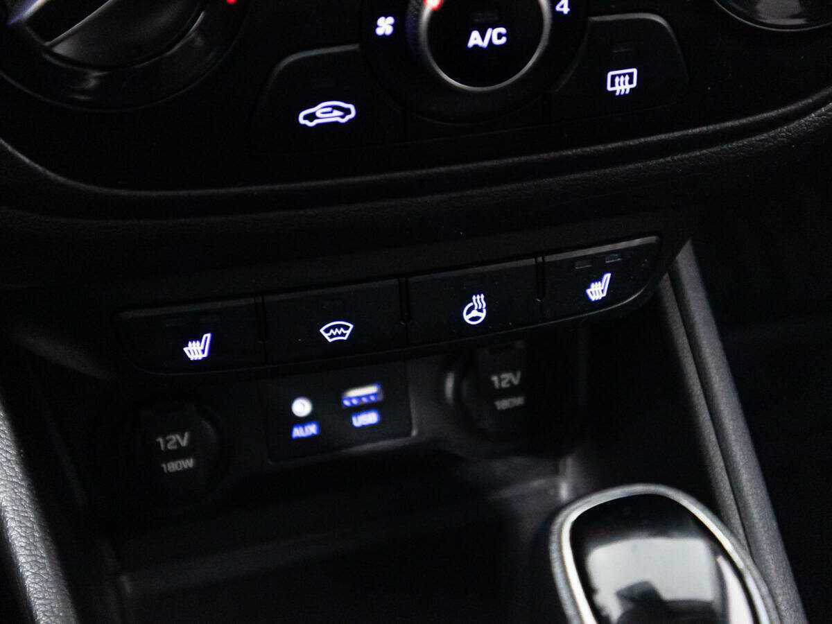 Купить Hyundai Solaris с пробегом. Фото: #14