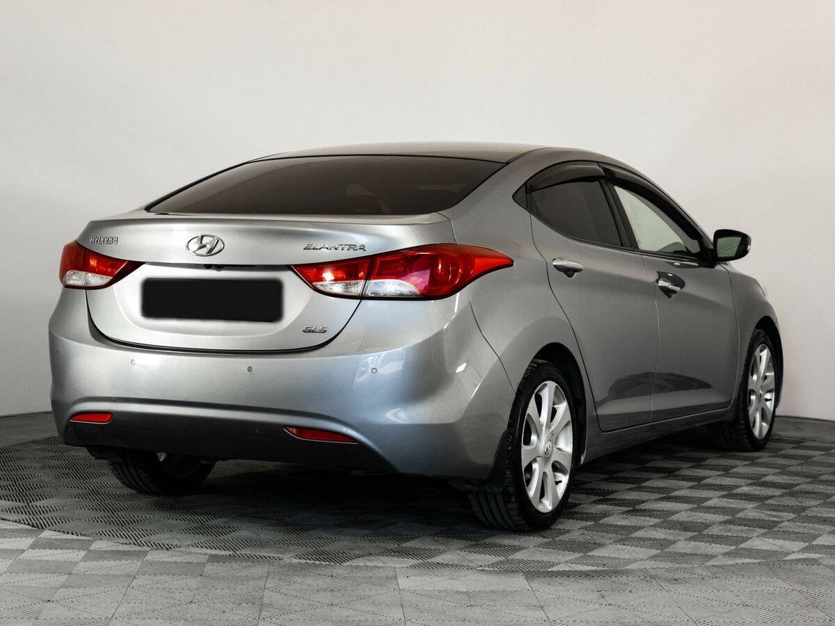 Купить Hyundai Elantra с пробегом. Фото: #3