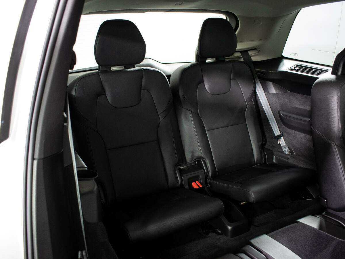 Купить Volvo XC90 с пробегом. Фото: #8
