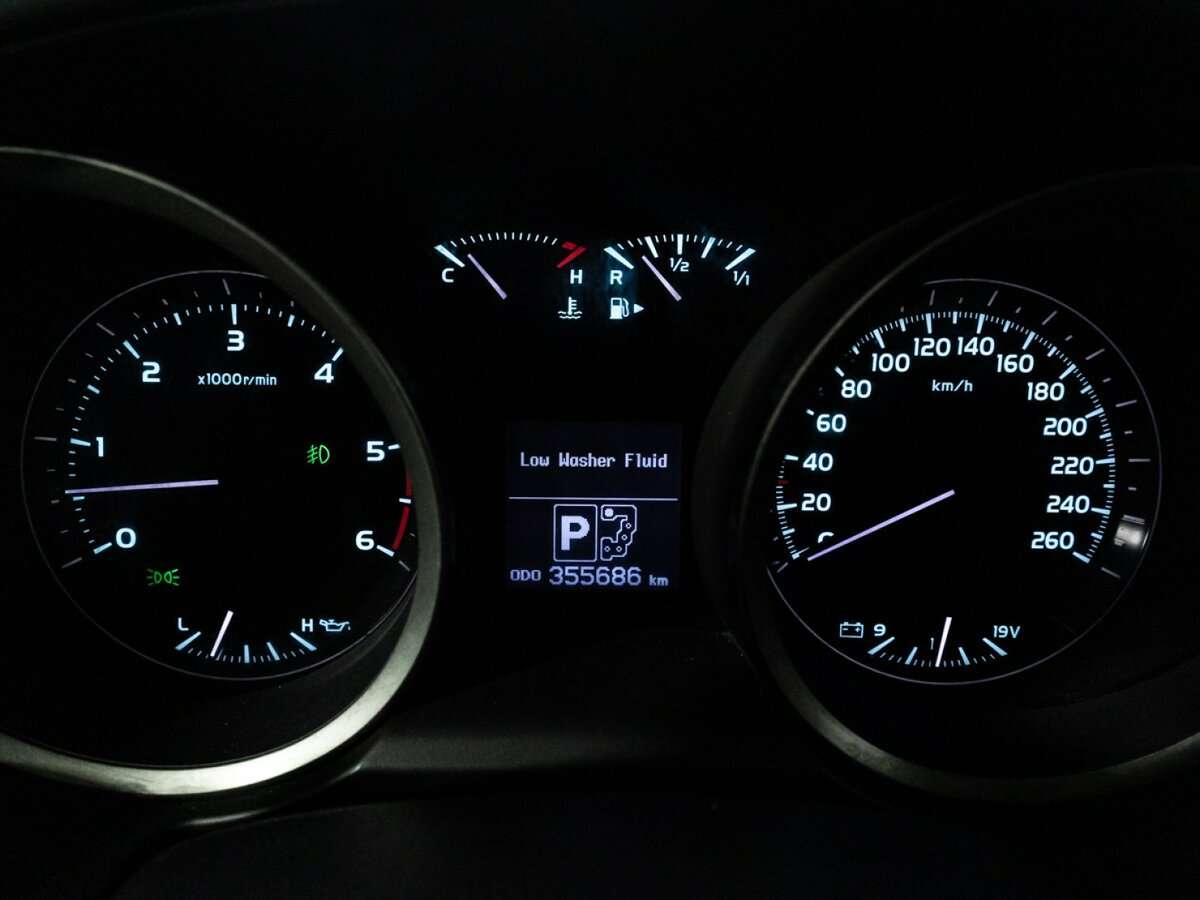 Купить Toyota Land Cruiser с пробегом. Фото: #11