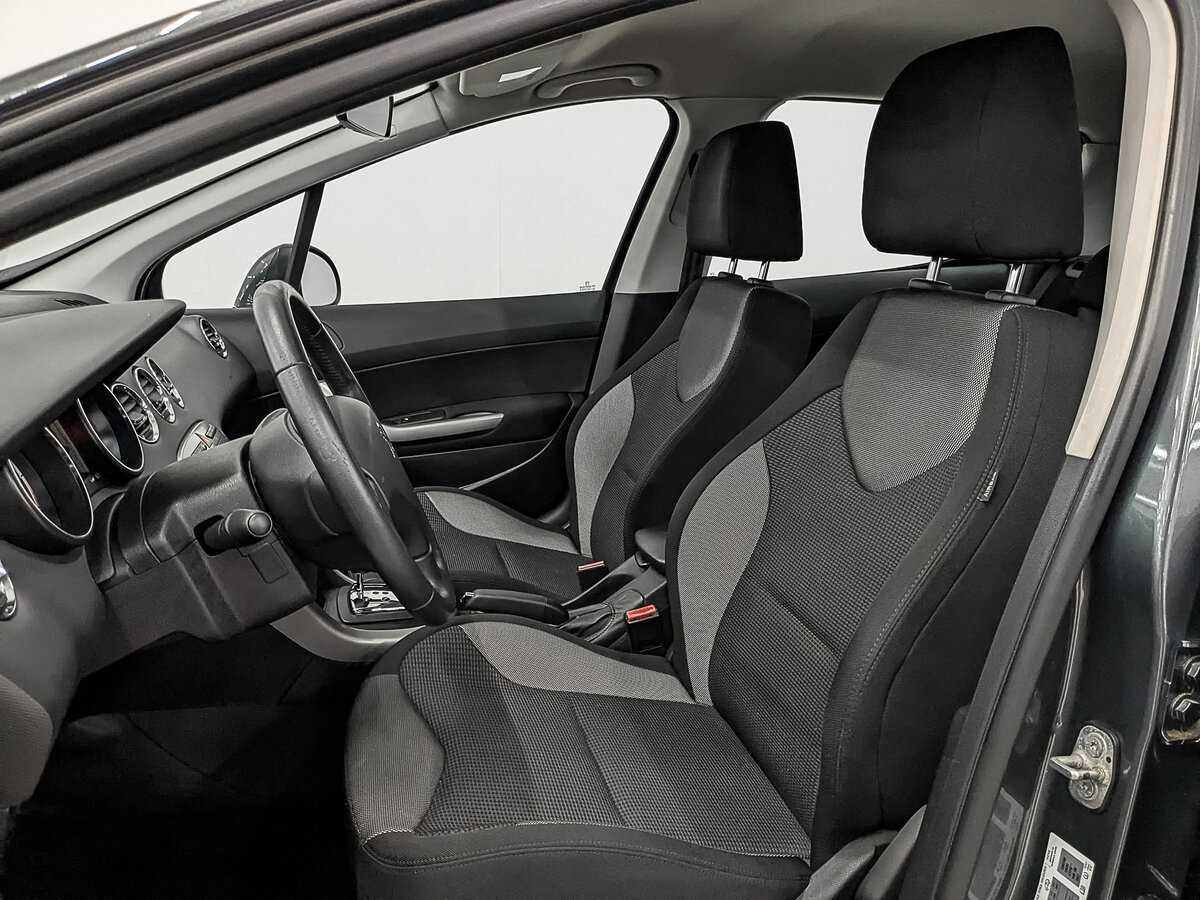 Купить Peugeot 308 с пробегом. Фото: #17