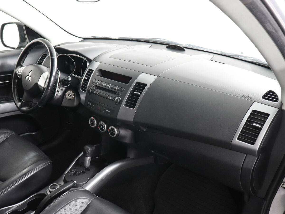 Купить Mitsubishi Outlander с пробегом. Фото: #5