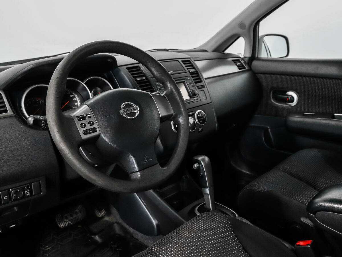 Купить Nissan Tiida с пробегом. Фото: #8