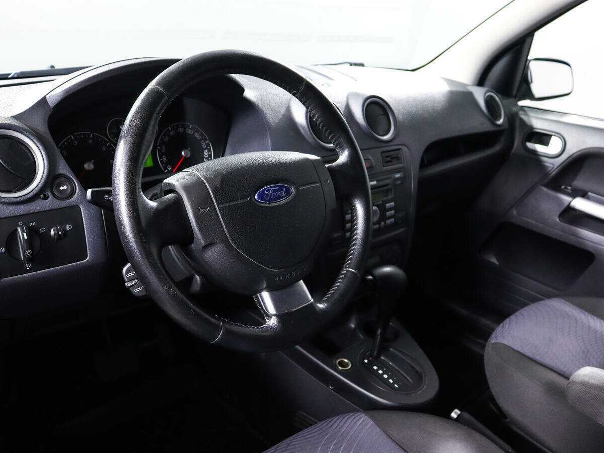 Купить Ford Fusion с пробегом. Фото: #12