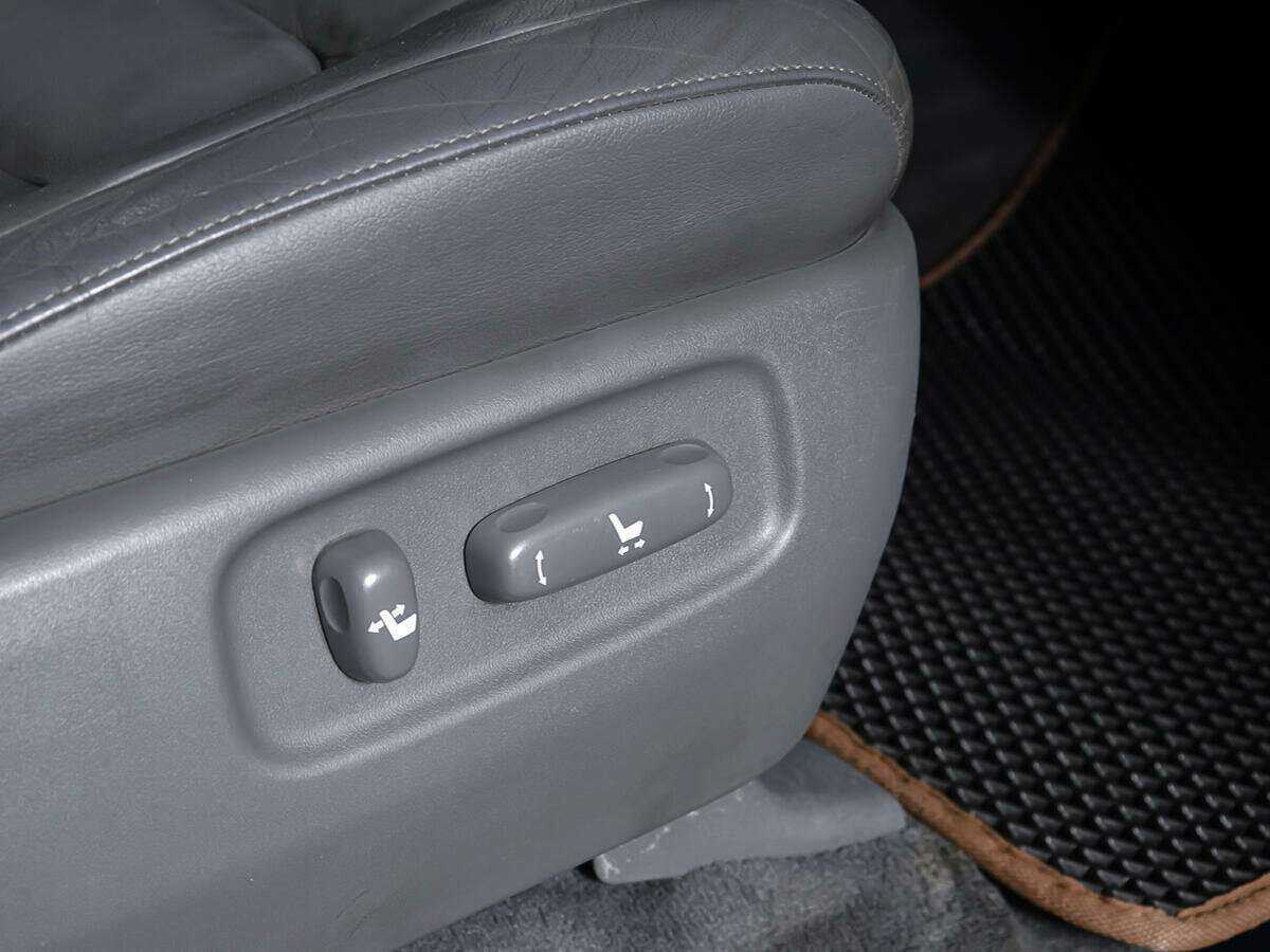 Купить Toyota Land Cruiser с пробегом. Фото: #14