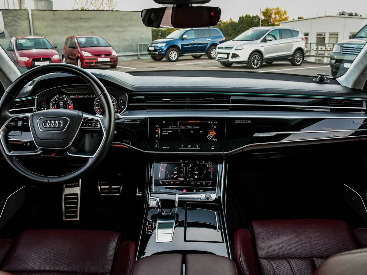 Купить Audi S8 с пробегом. Фото: #9