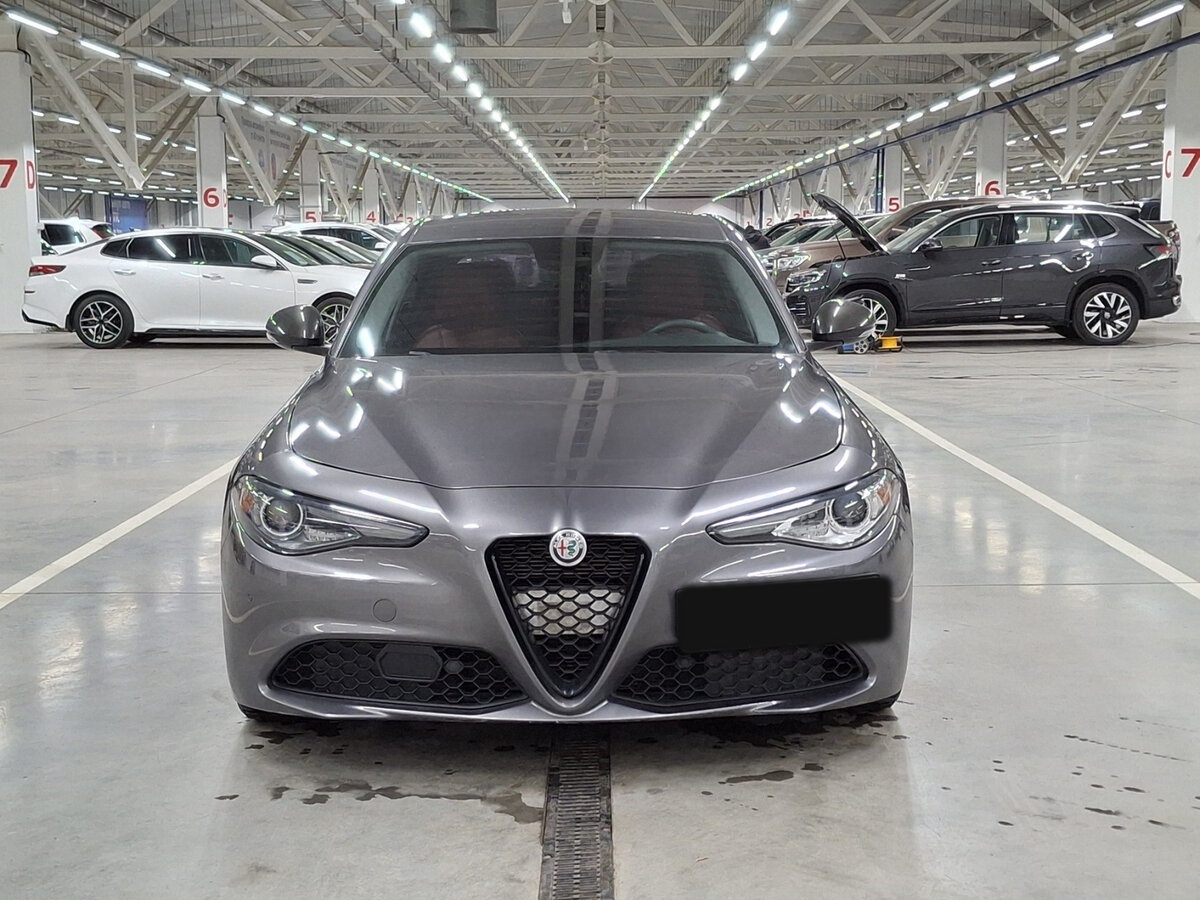 Купить Alfa Romeo Giulia с пробегом. Фото: #1