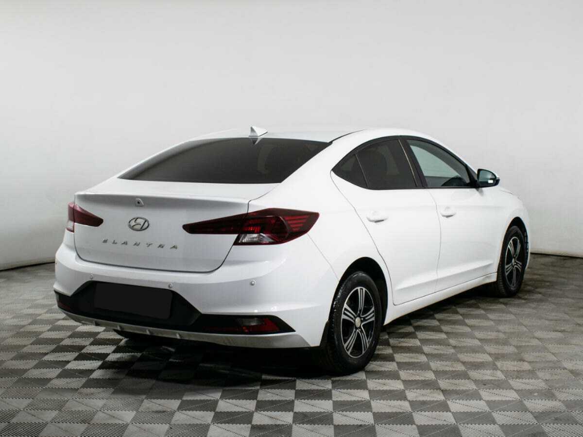 Купить Hyundai Elantra с пробегом. Фото: #4