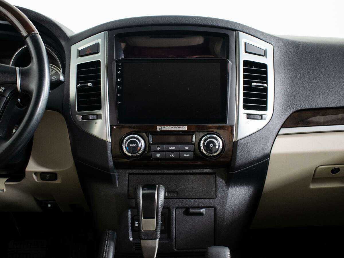 Купить Mitsubishi Pajero с пробегом. Фото: #10