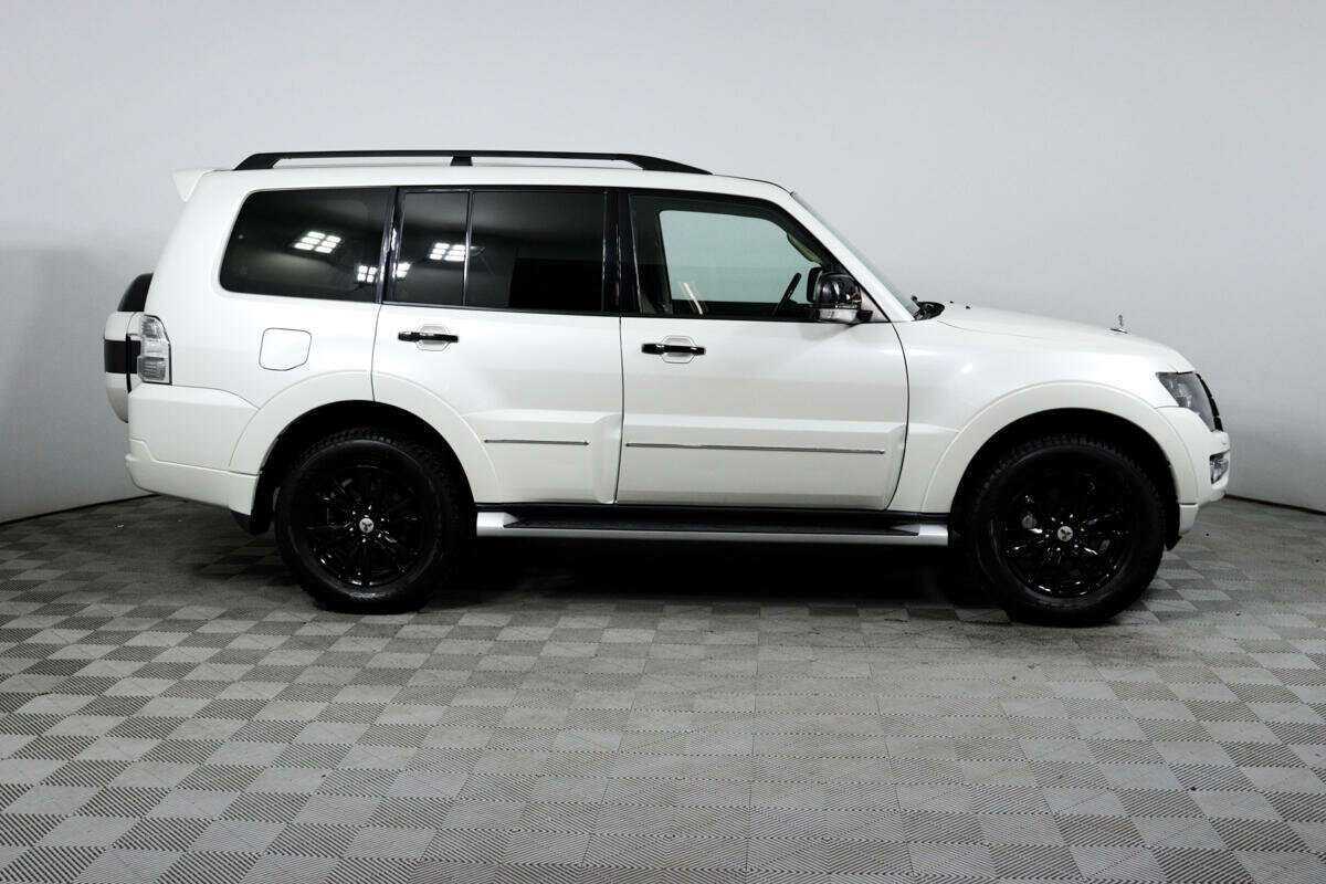 Купить Mitsubishi Pajero с пробегом. Фото: #3