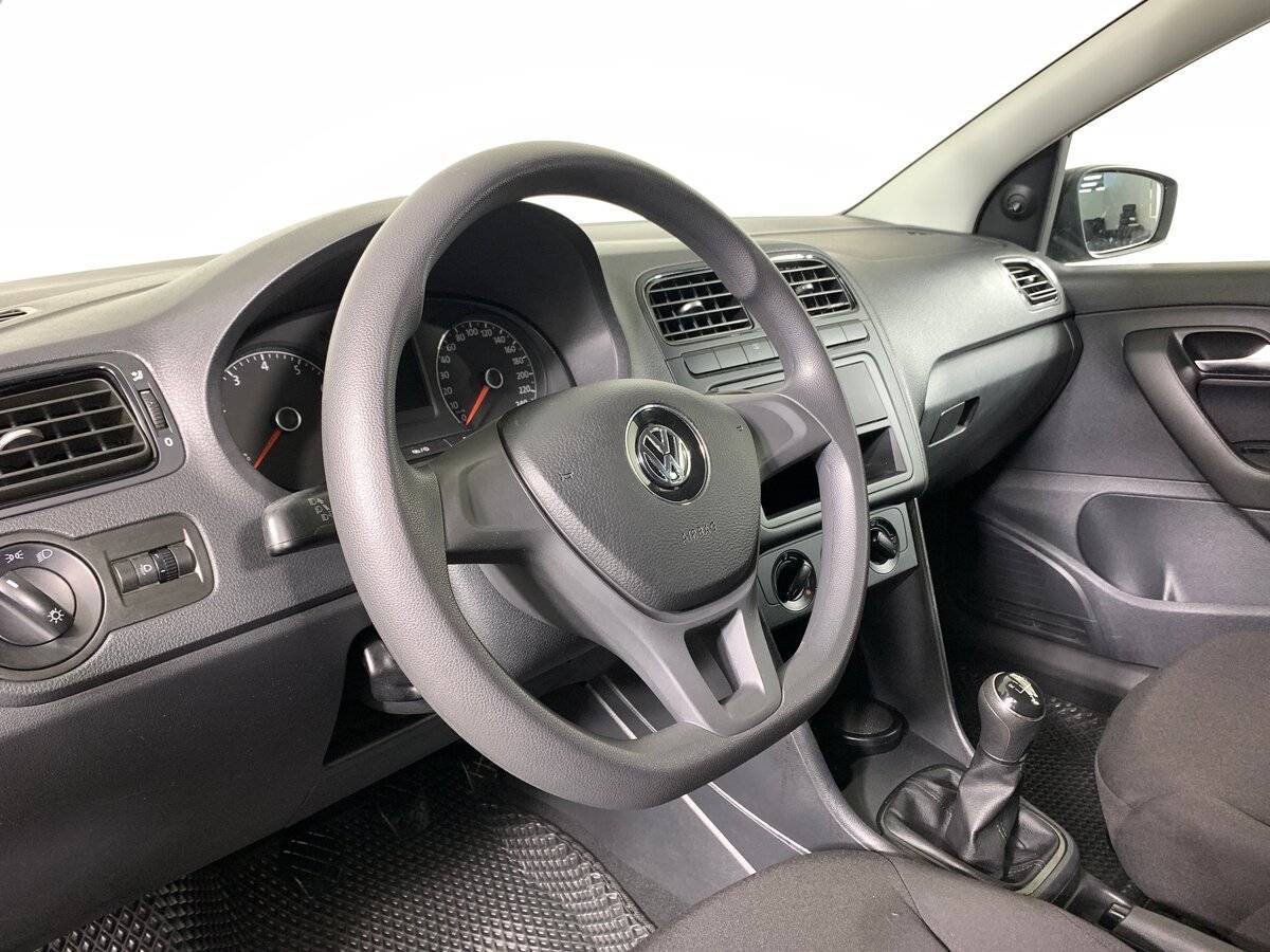 Купить Volkswagen Polo с пробегом. Фото: #10