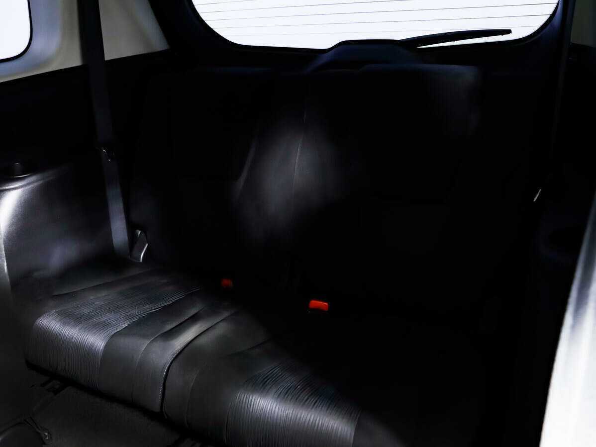 Купить Mazda 5 с пробегом. Фото: #11