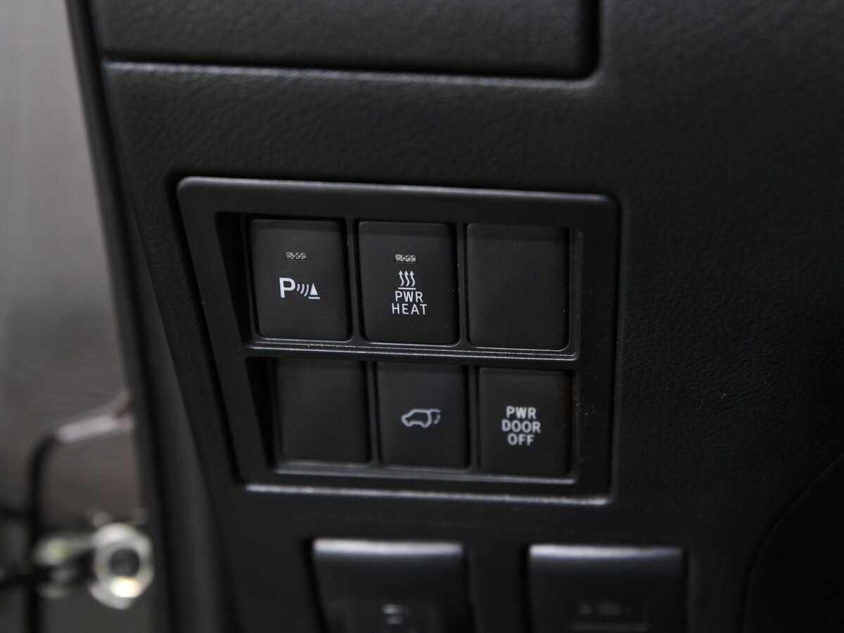 Купить Toyota Fortuner с пробегом. Фото: #15