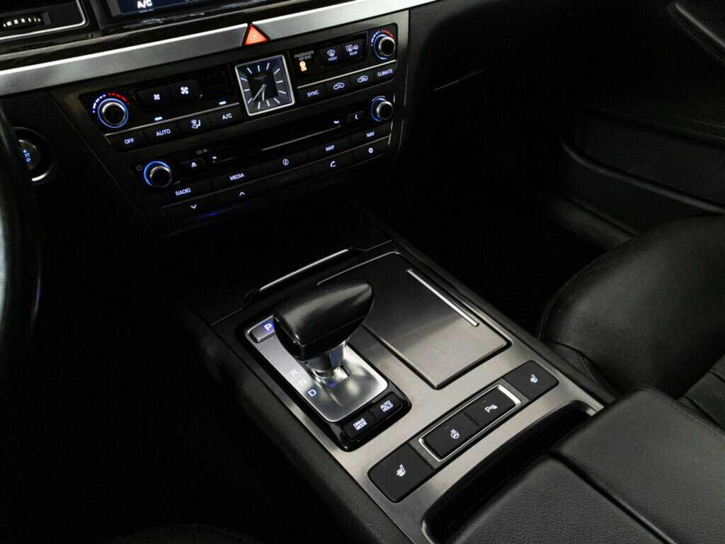 Купить Genesis G80 с пробегом. Фото: #14