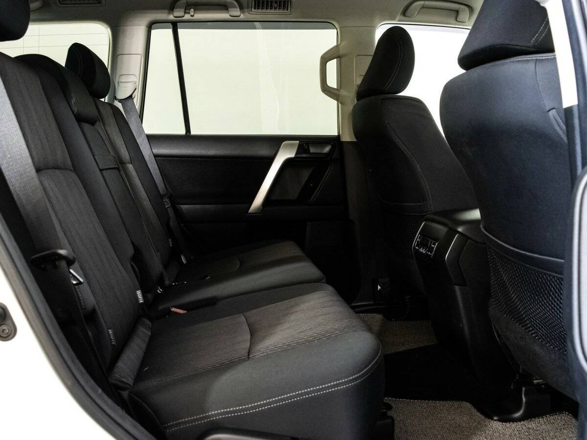 Купить Toyota Land Cruiser Prado с пробегом. Фото: #12