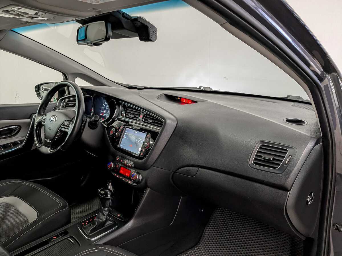 Купить Kia Ceed с пробегом. Фото: #10