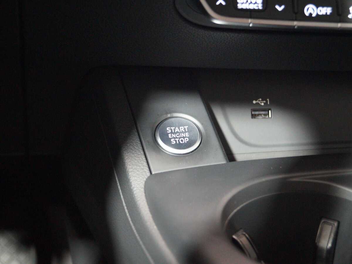 Купить Audi A4 с пробегом. Фото: #23