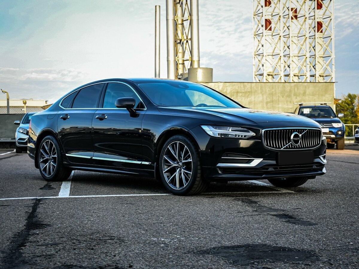 Купить Volvo S90 с пробегом. Фото: #2