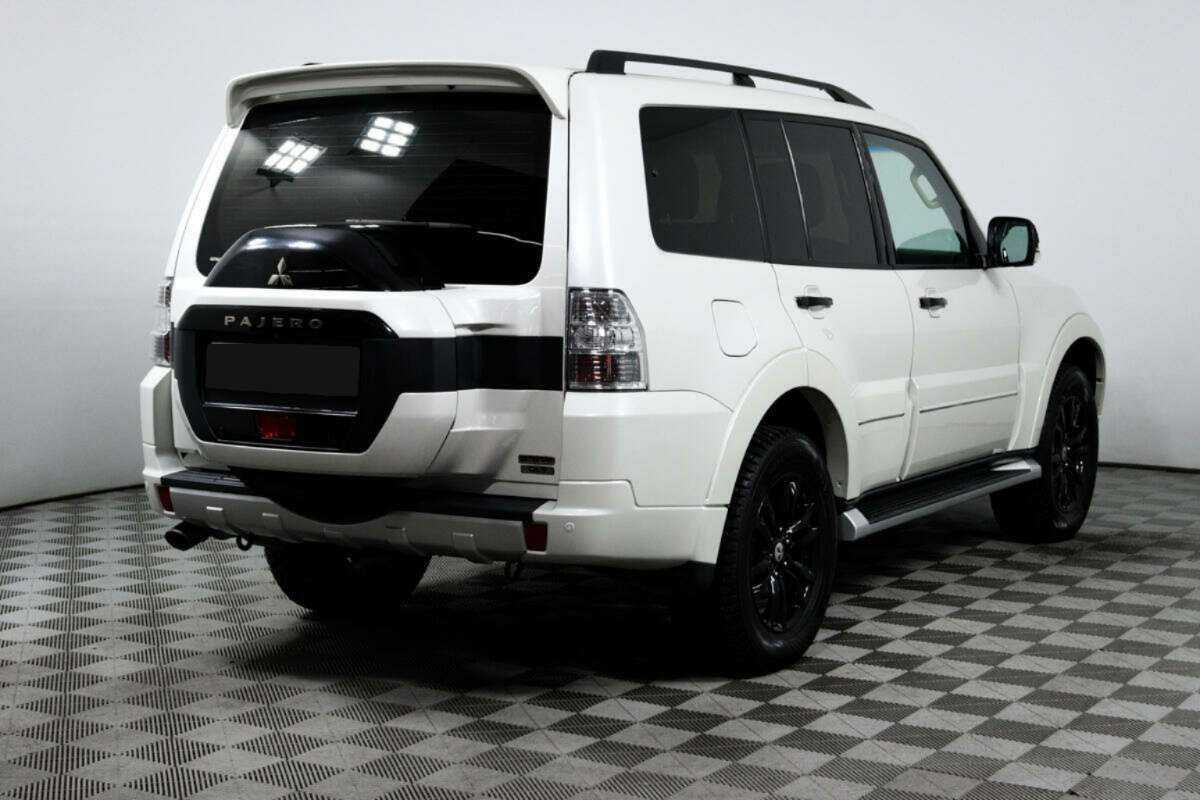 Купить Mitsubishi Pajero с пробегом. Фото: #4