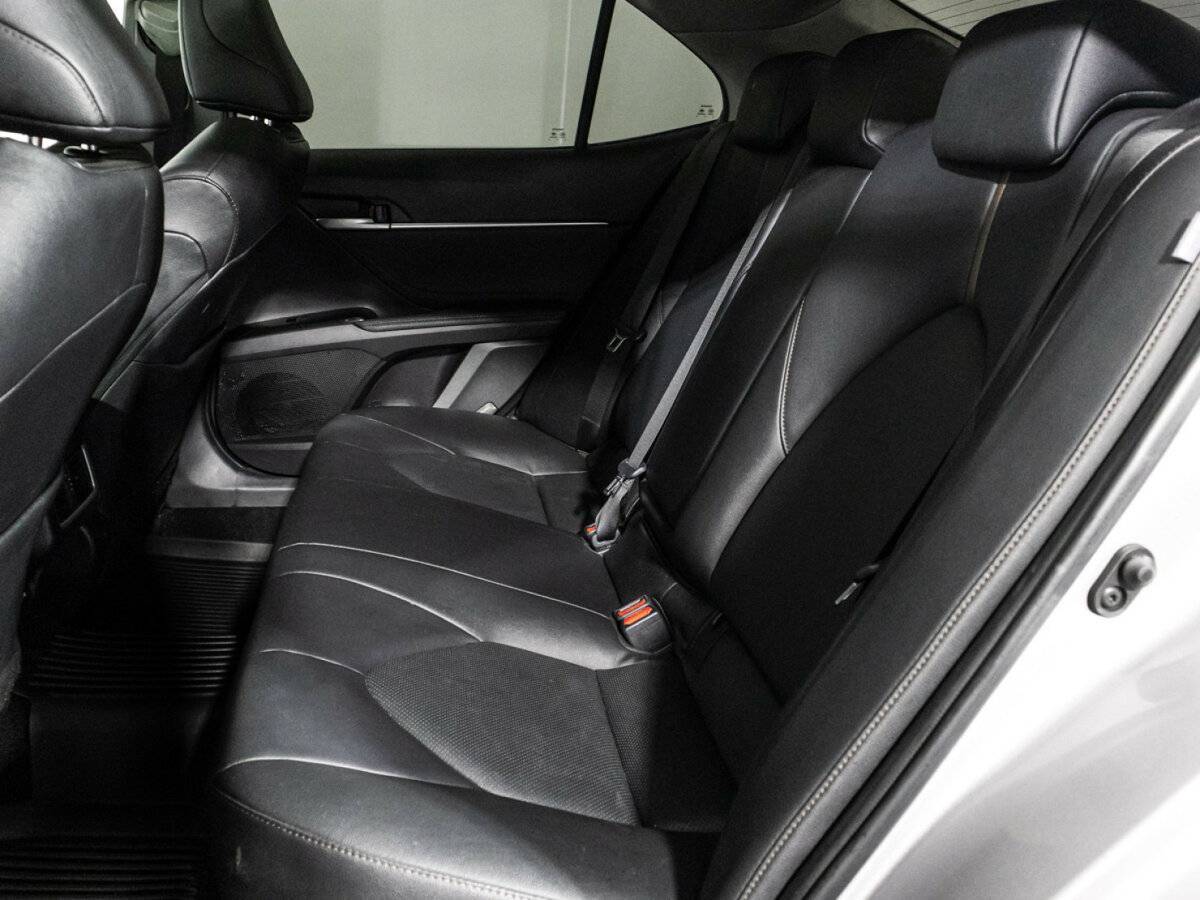 Купить Toyota Camry с пробегом. Фото: #9