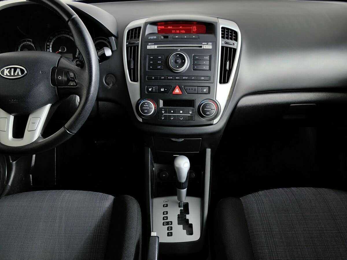 Купить Kia Ceed с пробегом. Фото: #10