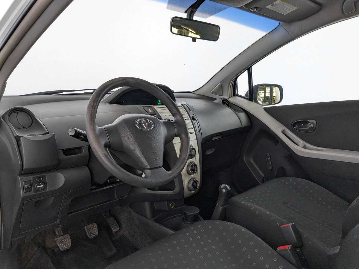 Купить Toyota Yaris с пробегом. Фото: #13